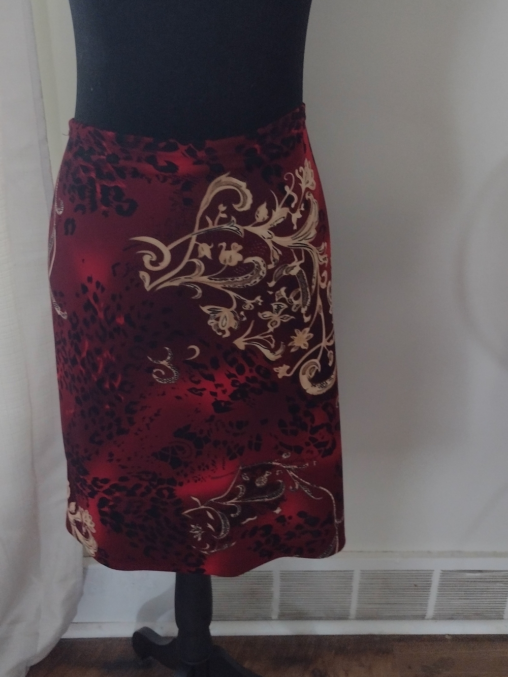 Women's Red and Gold Printed Skirt